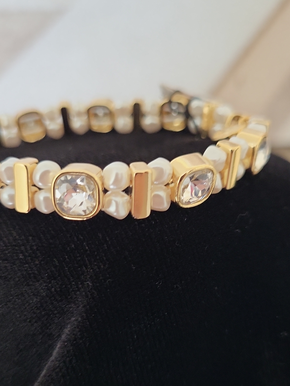 Talbots Elegant Faux  Gold Pearl & Crystal Stretch Bracelet - Picture 2 of 4
